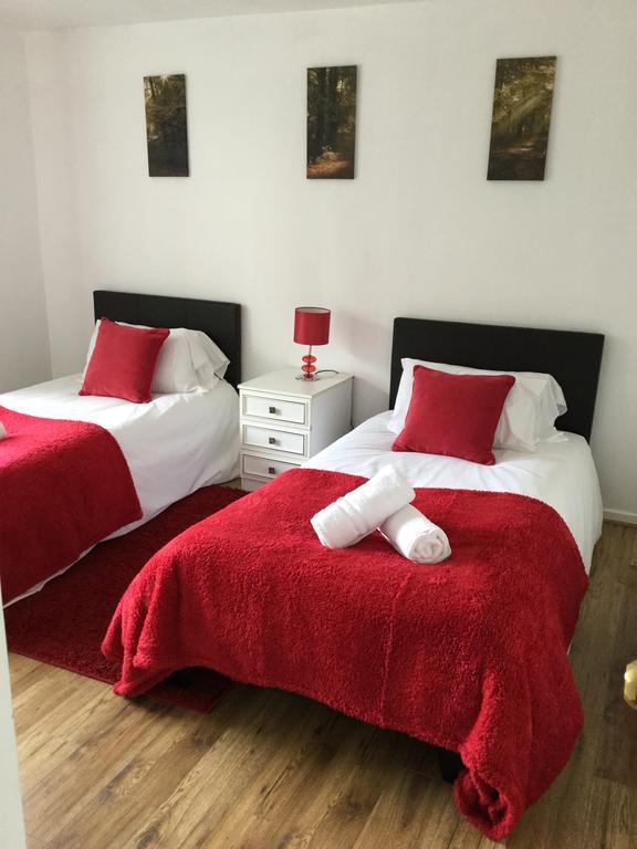 Villa 4 Bed House Next To Basildon Town Centre Exterior foto